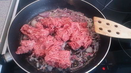 Рецепт штруделя с мясом