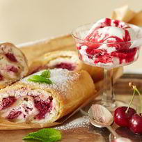 Штрудель с творогом и черешней