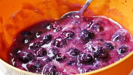 Рецепт штруделя с вишней из слоеного теста