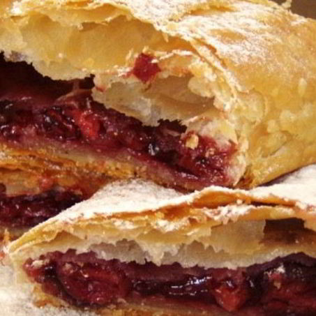 Рецепт Штруделя с вишней из теста фило