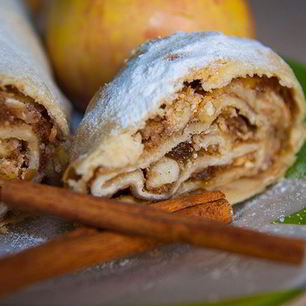 Рецепт Штруделя с яблоками и изюмом