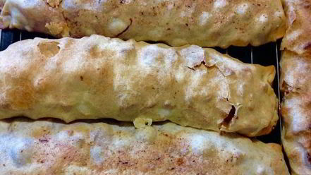 Рецепт штруделя с яблоками и вишней