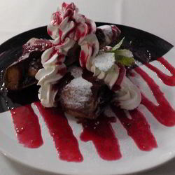 Рецепт Штруделя со взбитыми сливками и айвой