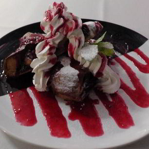 Рецепт Штруделя со взбитыми сливками и айвой