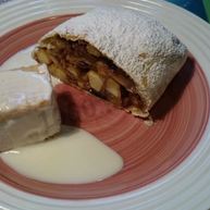 Рецепт Штруделя яблочного классического из слоеного теста