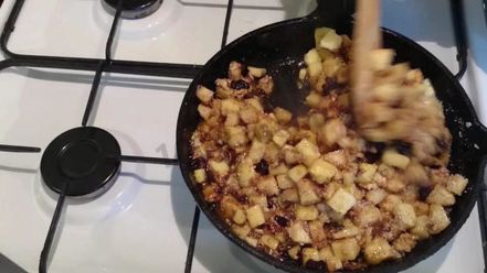 Рецепт штруделя яблочного классического из слоеного теста