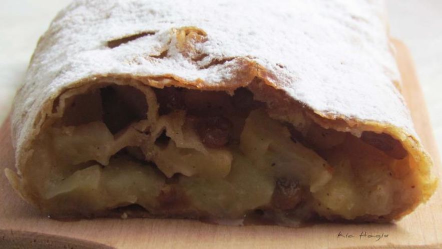 Рецепт цельнозернового яблочного штруделя