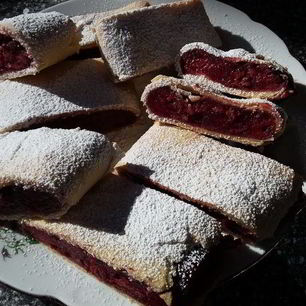 Рецепт Вишневого штруделя