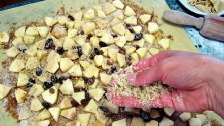 Рецепт яблочного штруделя с грецкими орехами