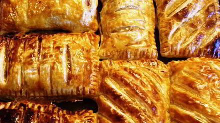 Рецепт слоек с абрикосовым джемом и сливовым конфитюром