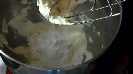 Рецепт слоек с клубникой и кремом