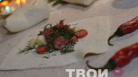 Рецепт слоек с колбасками и сулугуни