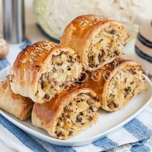 Рецепт Слоек с квашеной капустой и грибами