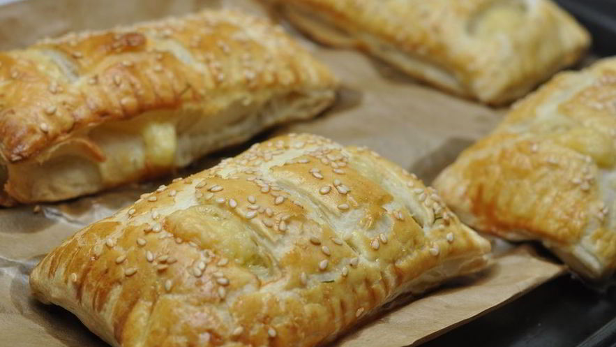 Рецепт слоек с сулугуни