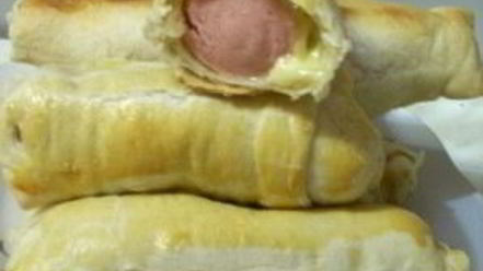 Рецепт слоек с сыром и сосисками