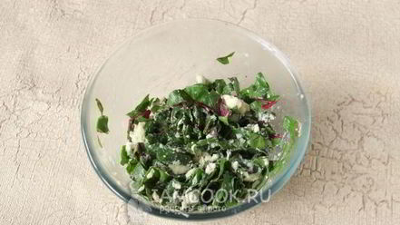 Рецепт слоек с сыром и свекольными листьями