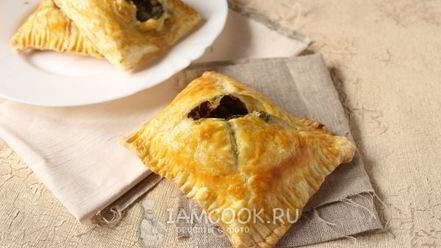 Рецепт слоек с сыром и свекольными листьями