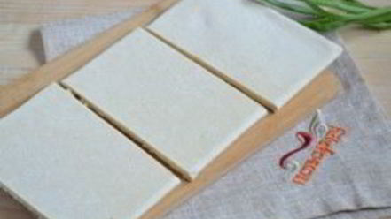 Рецепт слоек с сыром из готового слоеного теста