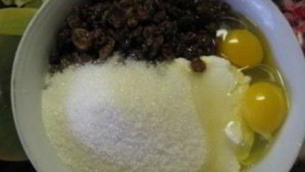 Рецепт слоек с творогом и изюмом