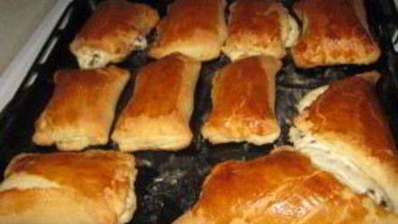 Рецепт слоек с творогом и изюмом