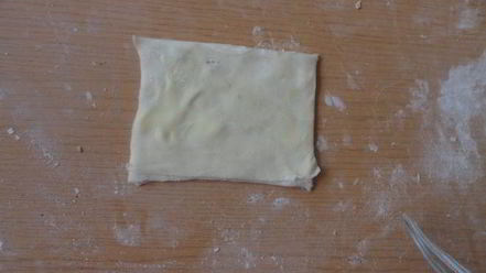 Рецепт слоек с творогом, курагой и орехами