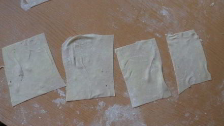 Рецепт слоек с творогом, курагой и орехами