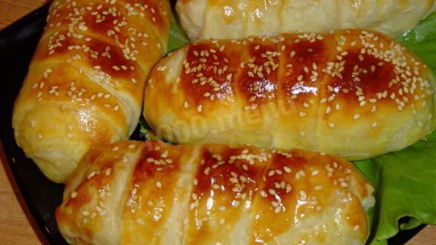 Рецепт слоек с ветчиной и сыром из слоеного теста