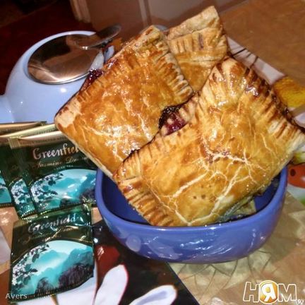 Рецепт Слоек Вишенка из готового теста