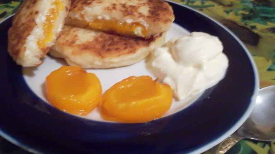 Рецепт сырников с абрикосами