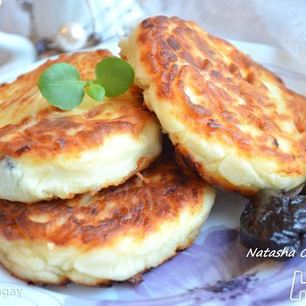 Рецепт Сырников с черносливом