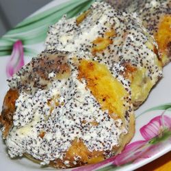 Рецепт Сырников с изюмом и маковым соусом по-белорусски