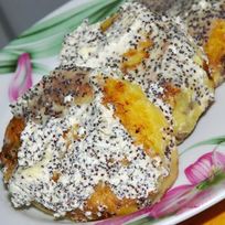 Сырники с изюмом и маковым соусом по-белорусски