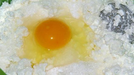 Рецепт сырников с изюмом и маковым соусом по-белорусски