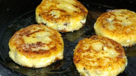 Рецепт сырников с изюмом и маковым соусом по-белорусски