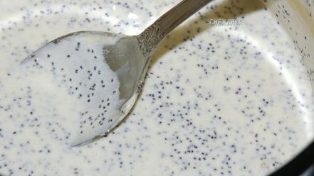 Рецепт сырников с изюмом и маковым соусом по-белорусски