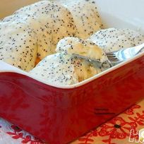 Сырники с изюмом и маковым соусом