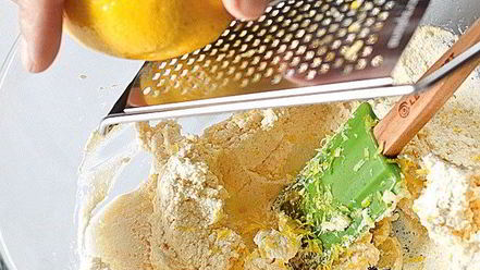 Рецепт сырников с кукурузной мукой и вареньем