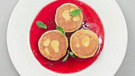 Рецепт сырников с кукурузной мукой и вареньем