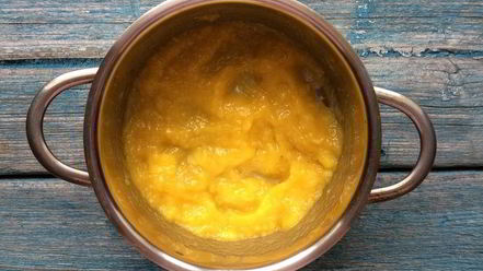 Рецепт сырников с шоколадом и манговым соусом