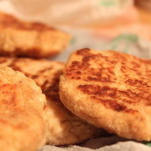 Рецепт Сырников с яблоком и корицей