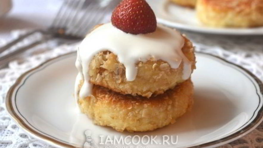 Рецепт сырников с яблоком в овсяной панировке