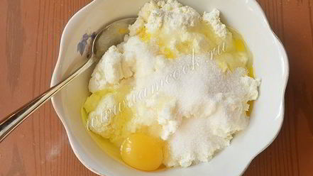 Рецепт сырников с яблоком в овсяной панировке