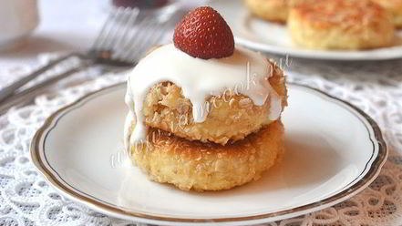 Рецепт сырников с яблоком в овсяной панировке