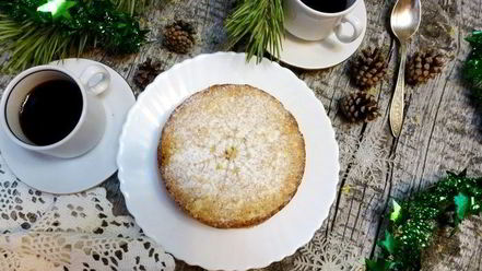 Рецепт творожника с миндалем и вяленой вишней