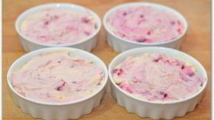 Рецепт творожника с ягодами