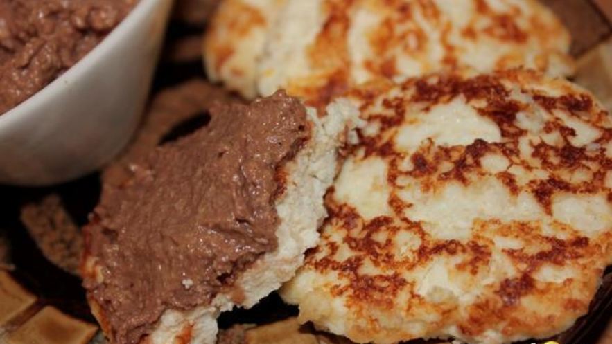 Рецепт ванильно-апельсиновых сырники с ореховой пастой