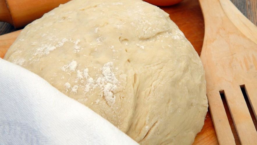 Рецепт сдобного дрожжевого теста для булочек