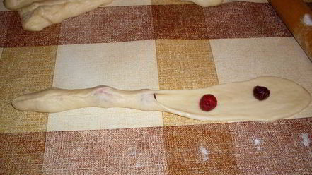 Рецепт сдобного дрожжевого теста и булочки