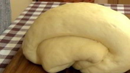 Рецепт сдобного дрожжевого теста на сметане