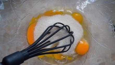 Рецепт шоколадного теста на дрожжах для выпечки